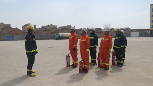 上党区消防大队到我公司乙炔分厂进行联合消防演练