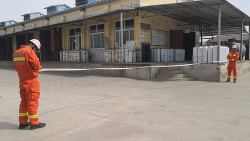 上党区消防大队到我公司乙炔分厂进行联合消防演练